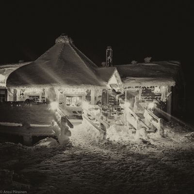 Frozen Cafe